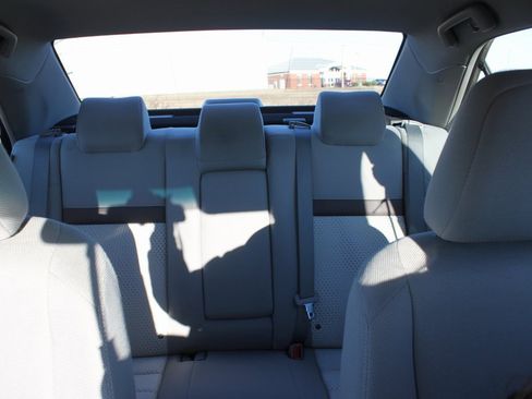 Used 2014 Toyota Camry LE image 15