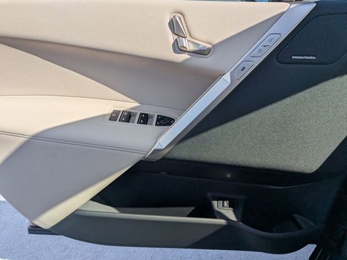 New 2026 BMW iX xDrive60 w/ Premium Package image 18