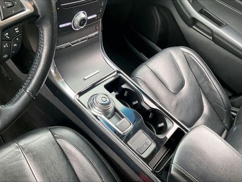 Used 2019 Ford Edge Titanium w/ Cold Weather Package AWD/4WD image 16