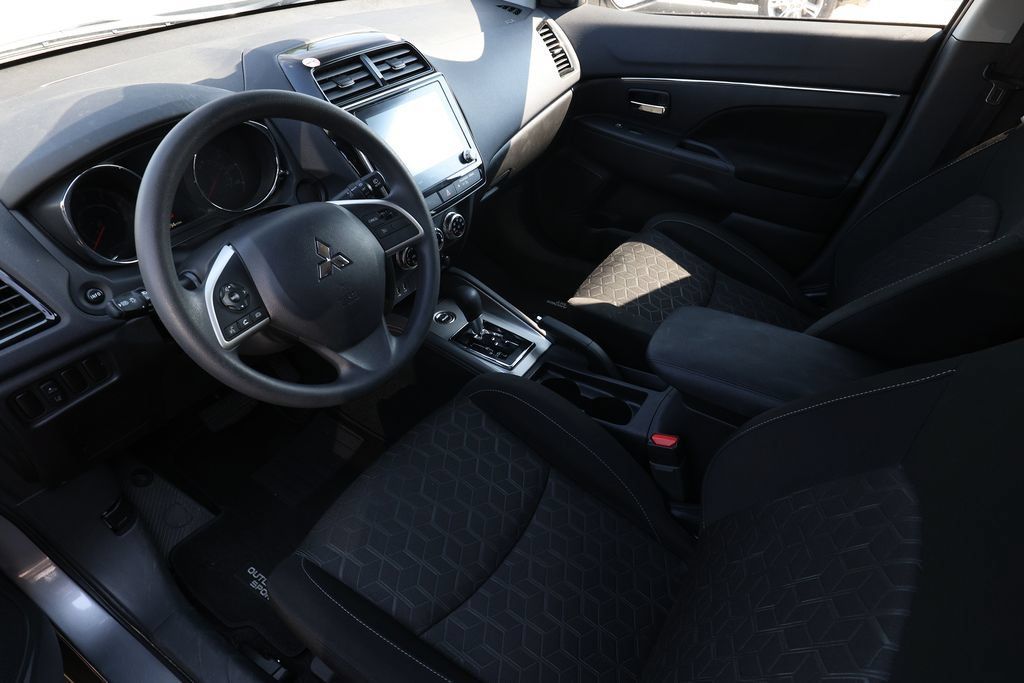 Used 2026 Mitsubishi Outlander Sport ES AWD/4WD image 9