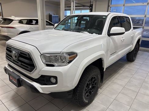 Used 2019 Toyota Tacoma SR5 image 1