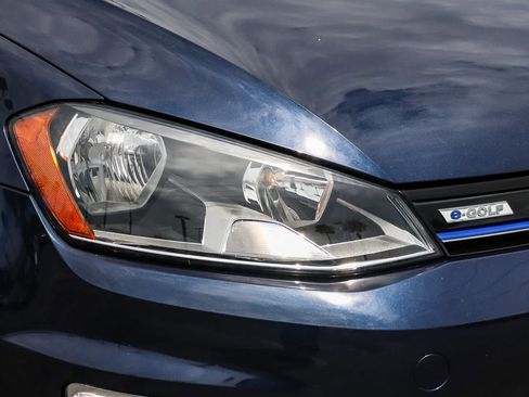 Used 2016 Volkswagen e-Golf SE FWD image 4