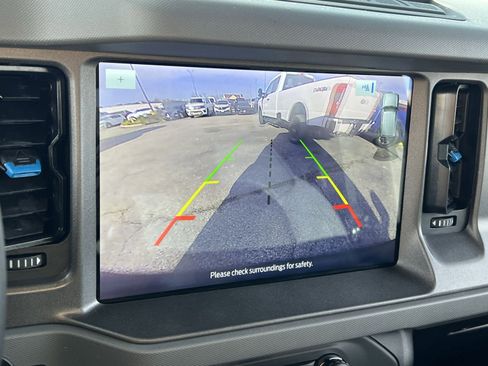 Used 2024 Ford Bronco Black Diamond image 19