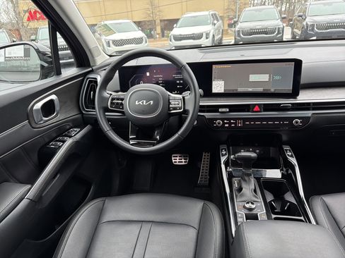 Used 2025 Kia Sorento SX AWD/4WD image 23