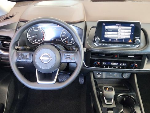 Used 2023 Nissan Rogue SV image 28