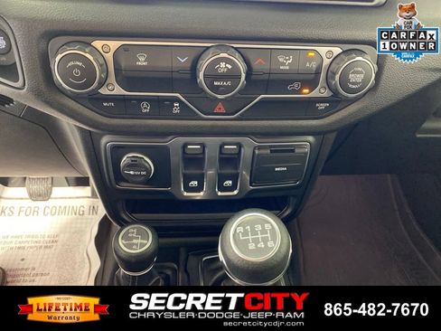 Used 2025 Jeep Wrangler Sport AWD/4WD image 22