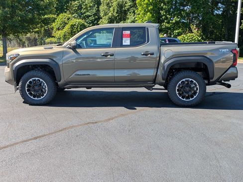 New 2026 Toyota Tacoma TRD Off-Road AWD/4WD image 7
