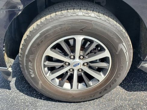 Used 2019 Ford Expedition Max XLT w/ Equipment Group 201A image 4