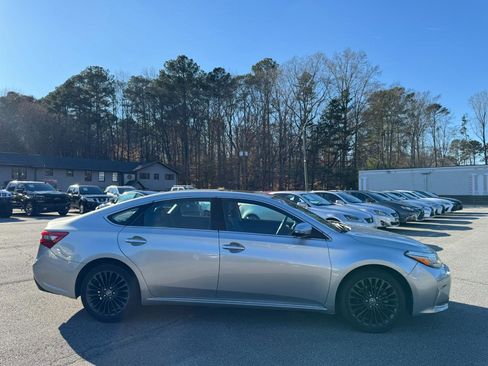 Used 2016 Toyota Avalon Touring image 8
