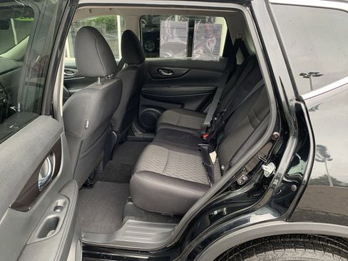 Used 2018 Nissan Rogue SV AWD/4WD image 10
