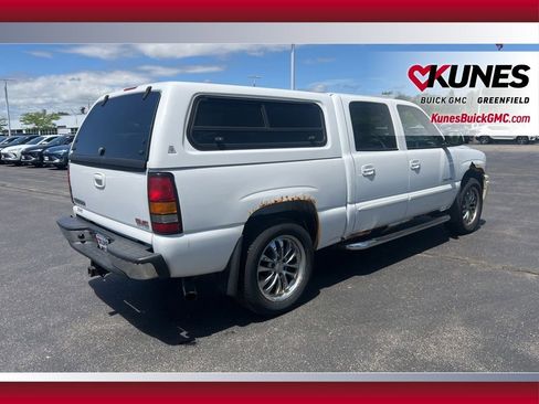 Used 2006 GMC Sierra 1500 Denali w/ Onstar Plus Package AWD/4WD image 4