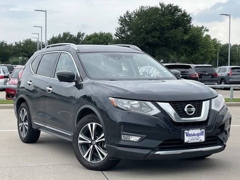 Used 2017 Nissan Rogue SL FWD image 2