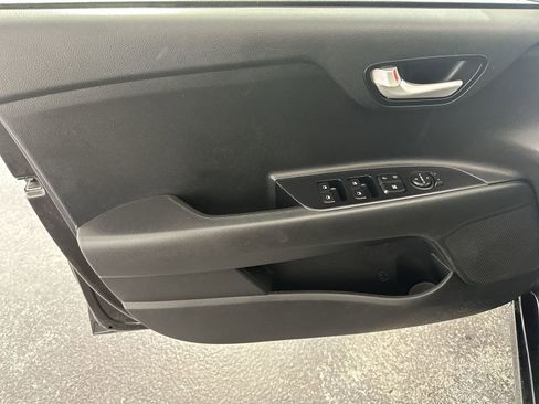 Used 2022 Kia Rio S image 29