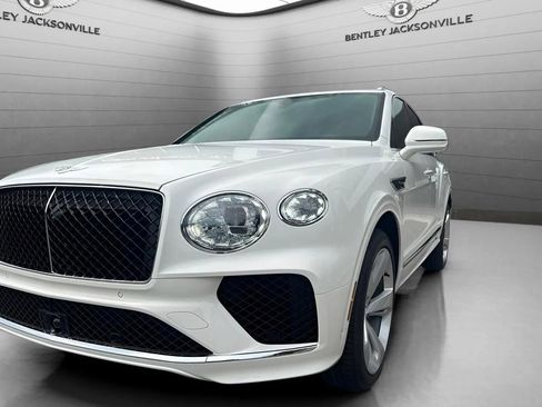 Certified 2025 Bentley Bentayga AWD/4WD image 46