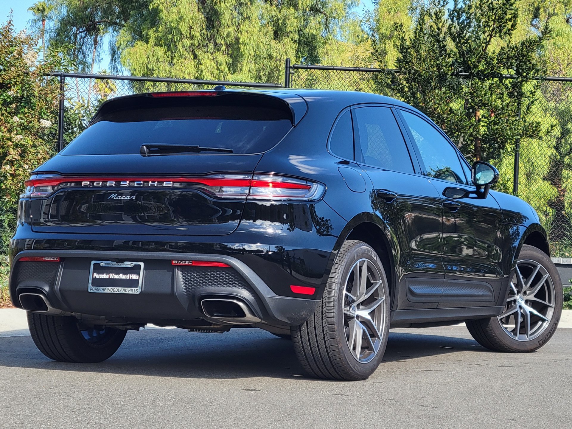 Used 2026 Porsche Macan AWD/4WD image 8