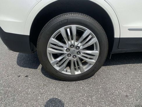 Used 2018 Cadillac XT5 Premium Luxury FWD image 9