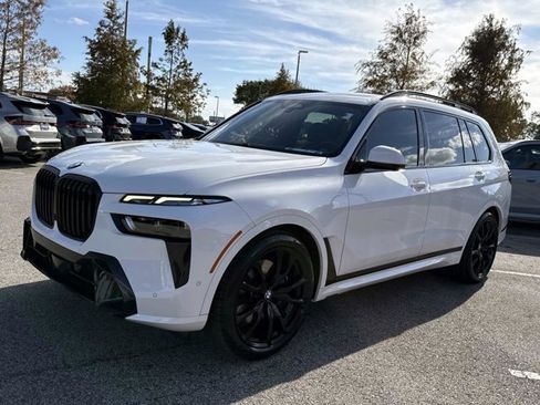 Used 2023 BMW X7 xDrive40i w/ M Sport Package image 7