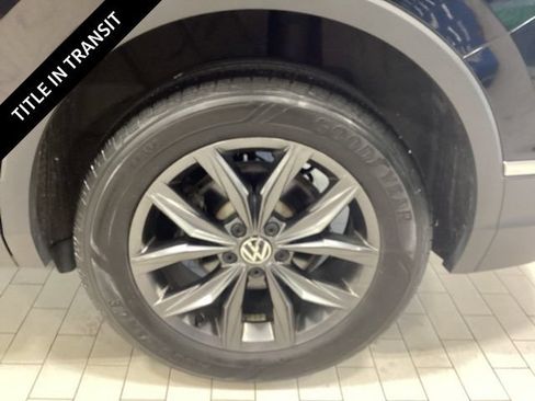 Used 2024 Volkswagen Tiguan SE AWD/4WD image 23