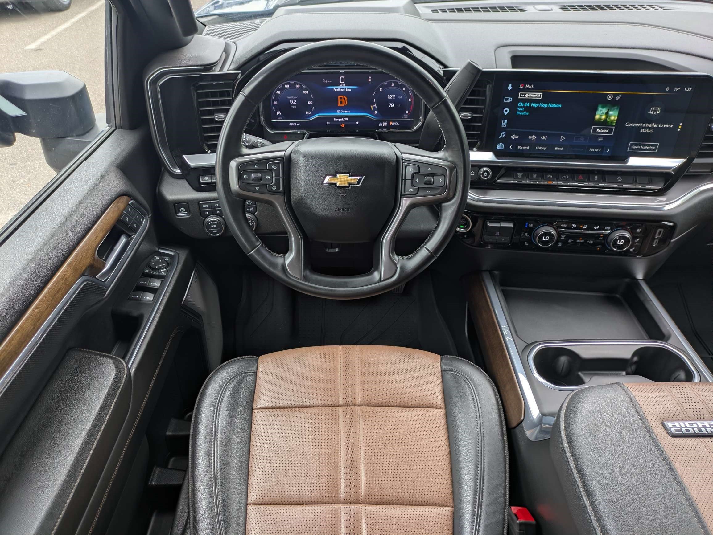 Used 2024 Chevrolet Silverado 2500 High Country w/ High Country Premium Package AWD/4WD image 15