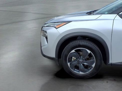 Used 2024 Nissan Rogue SV AWD/4WD image 22