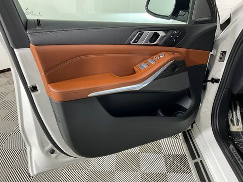 Used 2023 BMW X7 xDrive40i w/ Executive Package image 17