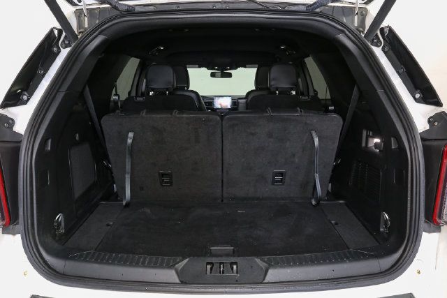 Used 2023 Ford Explorer ST-Line AWD/4WD image 11