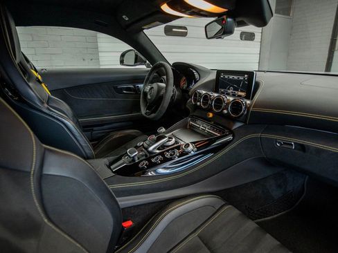 Used 2018 Mercedes-Benz AMG GT R image 24
