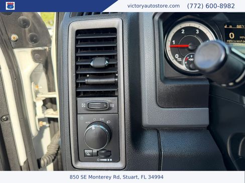 Used 2018 RAM 3500 Tradesman w/ Chrome Appearance Group RWD image 13