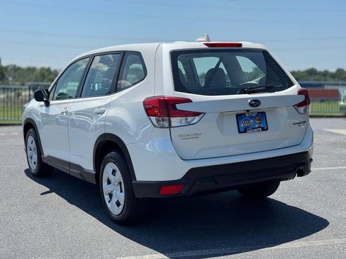 Used 2022 Subaru Forester AWD/4WD image 5