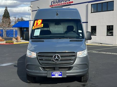 Used 2019 Mercedes-Benz Sprinter 144 image 2