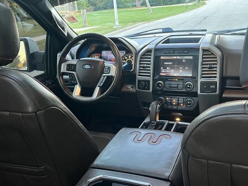 Used 2015 Ford F150 King Ranch w/ Equipment Group 601A Luxury AWD/4WD image 30