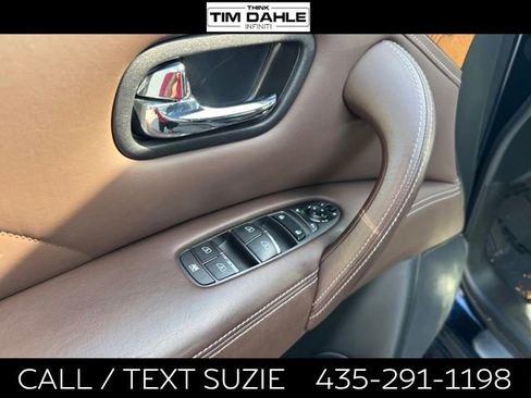 Used 2017 INFINITI QX80 Limited AWD/4WD image 11