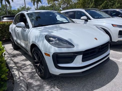 Used 2023 Porsche Macan image 1