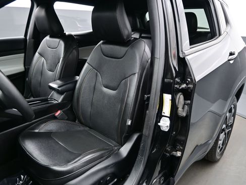 Used 2023 Jeep Compass Limited AWD/4WD image 10