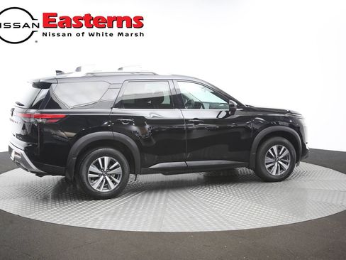 Used 2023 Nissan Pathfinder SL AWD/4WD image 43