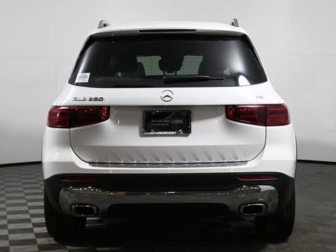 Certified 2026 Mercedes-Benz GLB 250 4MATIC image 6