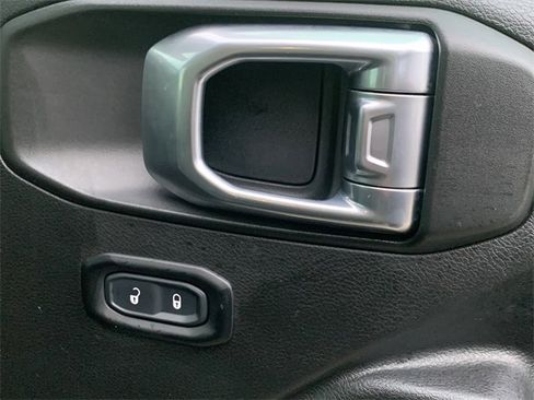 Certified 2021 Jeep Gladiator Sport image 38