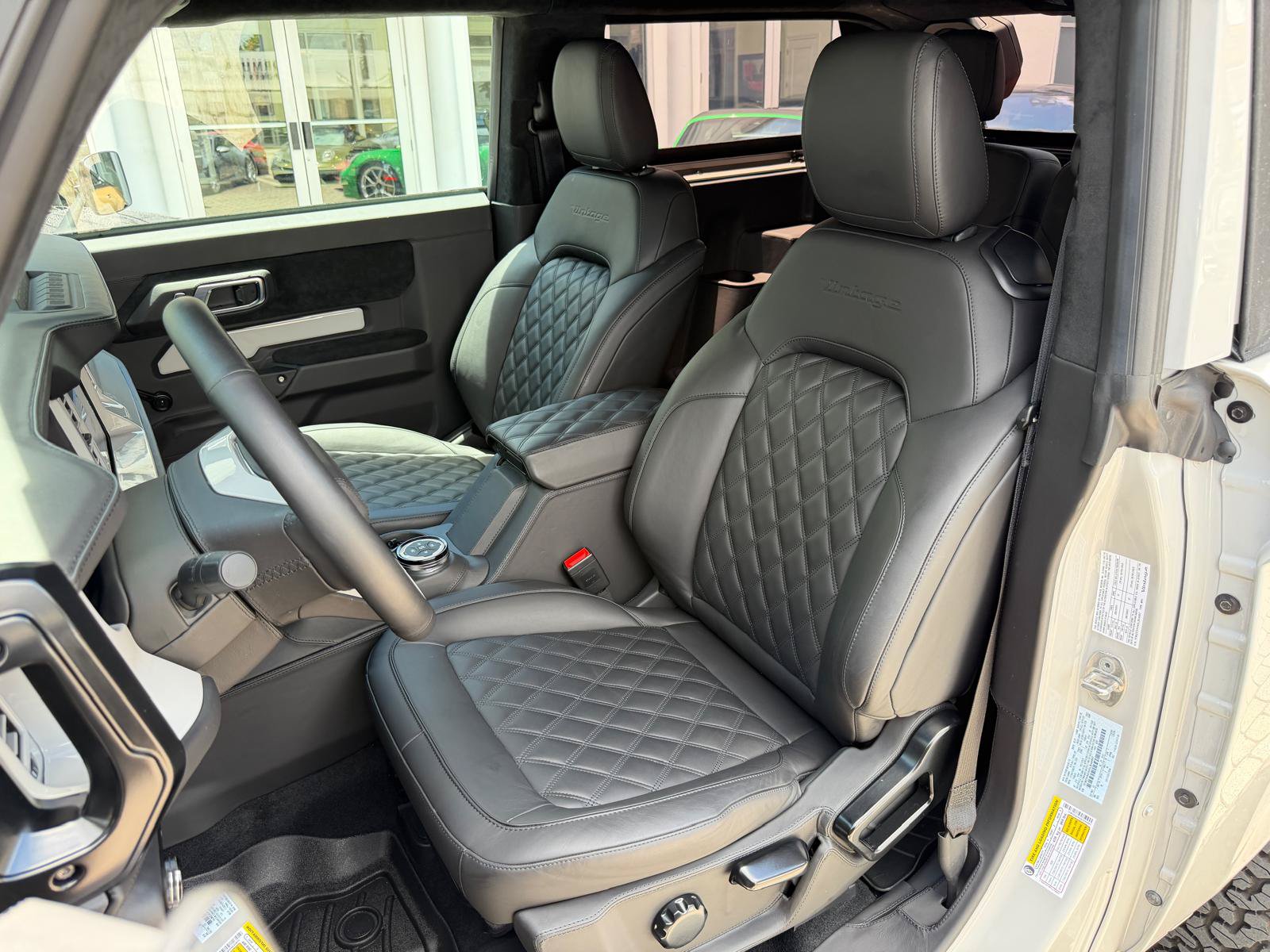 Used 2025 Ford Bronco Badlands AWD/4WD image 35