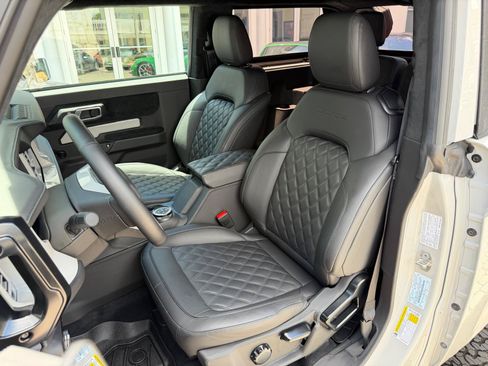 Used 2025 Ford Bronco Badlands AWD/4WD image 35