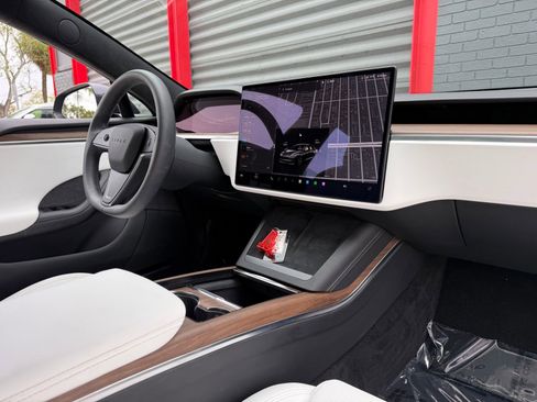 Used 2024 Tesla Model S AWD/4WD image 20