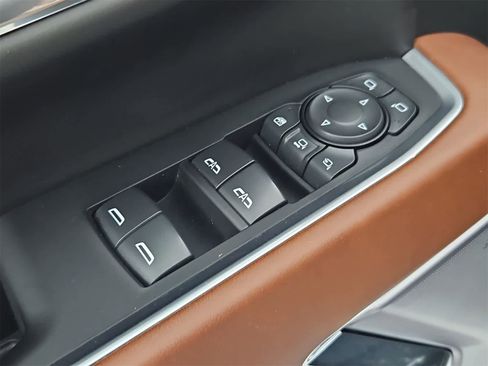 Used 2024 GMC Sierra 3500 Denali Ultimate image 17