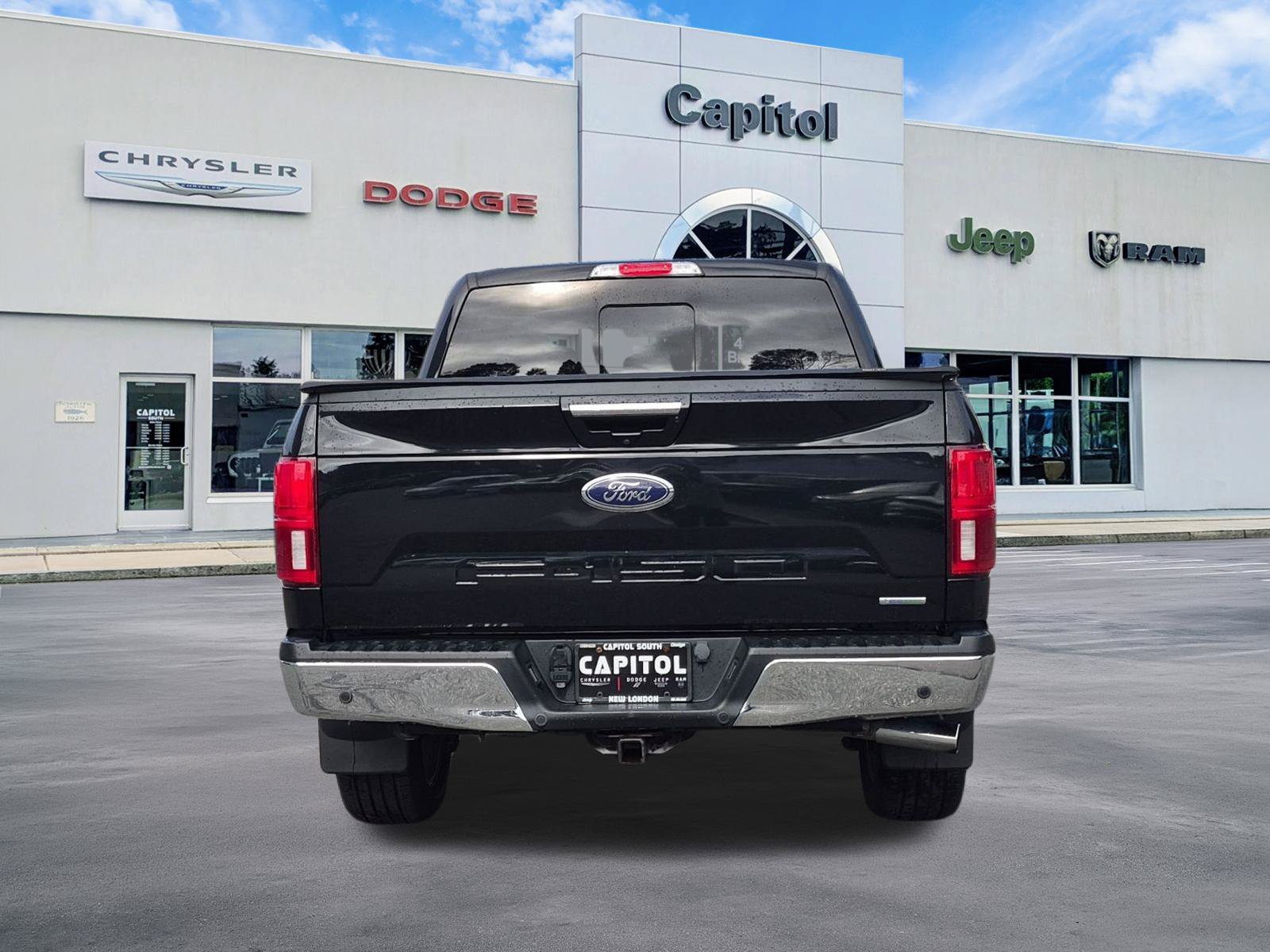 Used 2019 Ford F150 Lariat w/ Equipment Group 502A Luxury AWD/4WD image 4