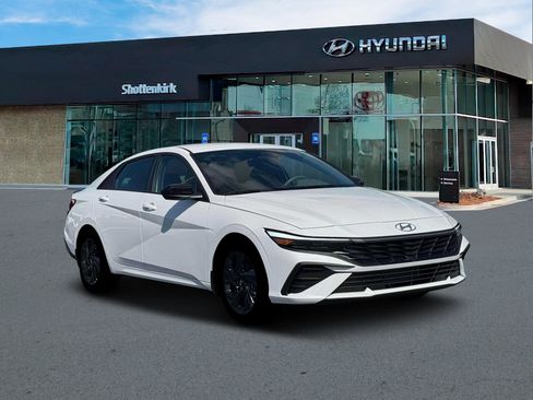 New 2026 Hyundai Elantra Sport image 11