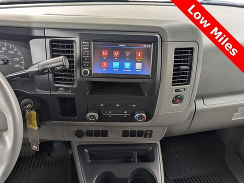 Used 2020 Nissan NV 3500 S image 22