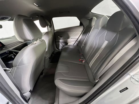 Used 2023 Hyundai Elantra SEL w/ Convenience Package FWD image 24