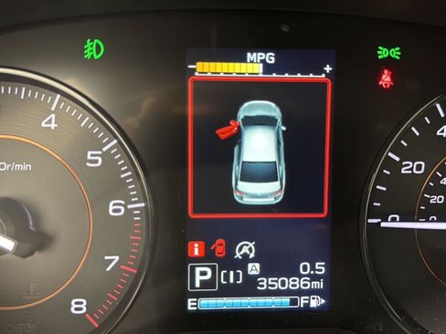 Used 2021 Subaru Crosstrek 2.0i Premium image 6