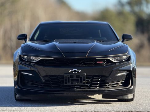 Used 2019 Chevrolet Camaro SS image 2