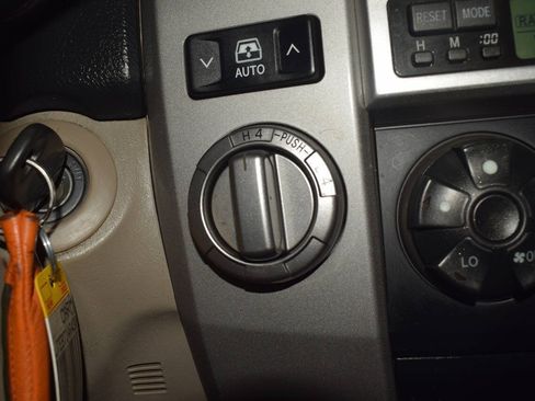 Used 2003 Toyota 4Runner SR5 AWD/4WD image 28