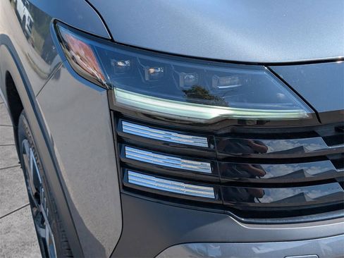 New 2026 Nissan Kicks SV image 9