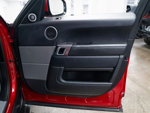 Used 2018 Land Rover Range Rover Sport HSE image 24